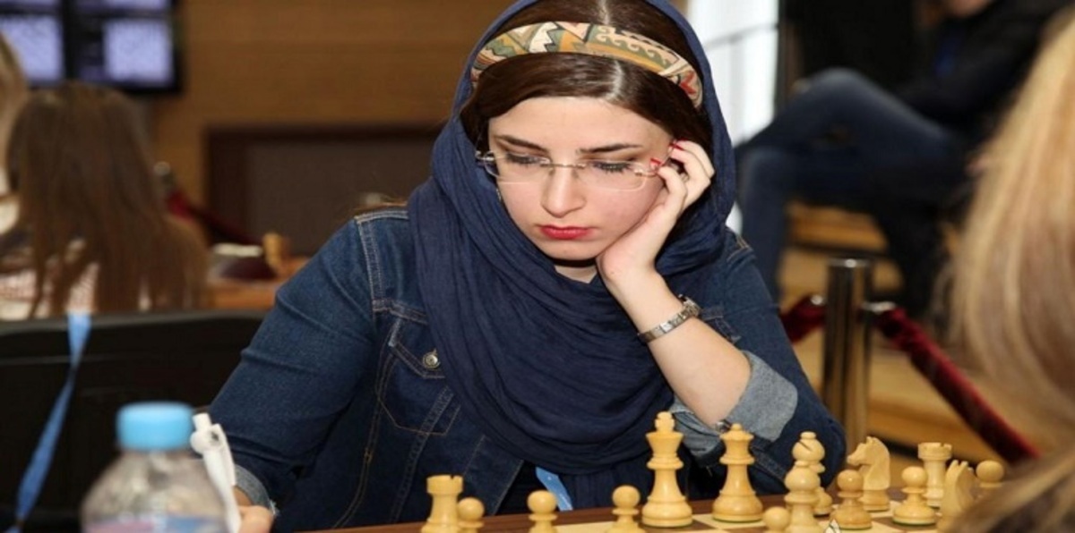 إيران.. فصل لاعبتي شطرنج لخلعهما الحجاب ومواجهة لاعب إسرائيلي