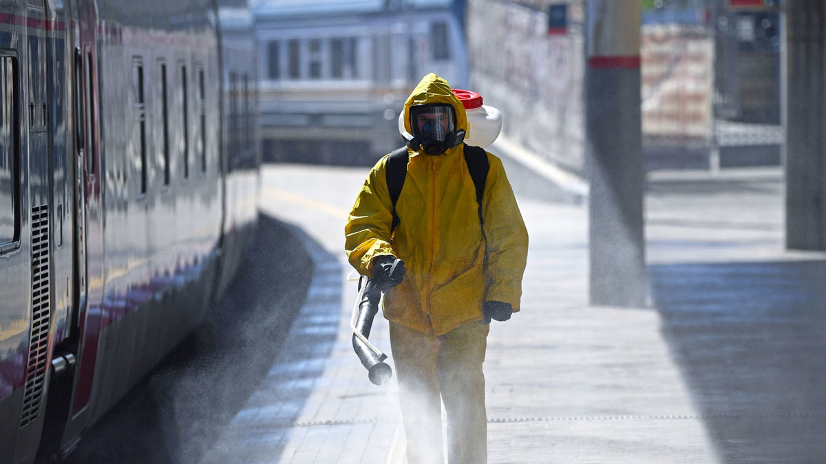 روسيا.. إجازات "غير مدفوعة الأجر" لموظفين يرفضون تلقي لقاح كورونا