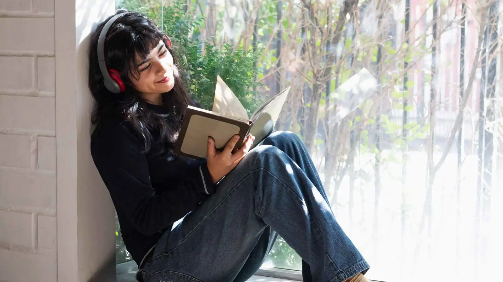 هل تستمع إلى الموسيقى أثناء القراءة؟.. انتبه إلى ذاكرتك