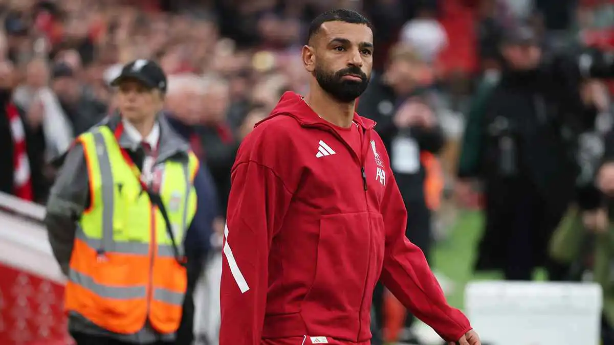 يجب أن يبقى على دكة البدلاء.. أقوى هجوم على محمد صلاح من أسطورة ليفربول (فيديو)