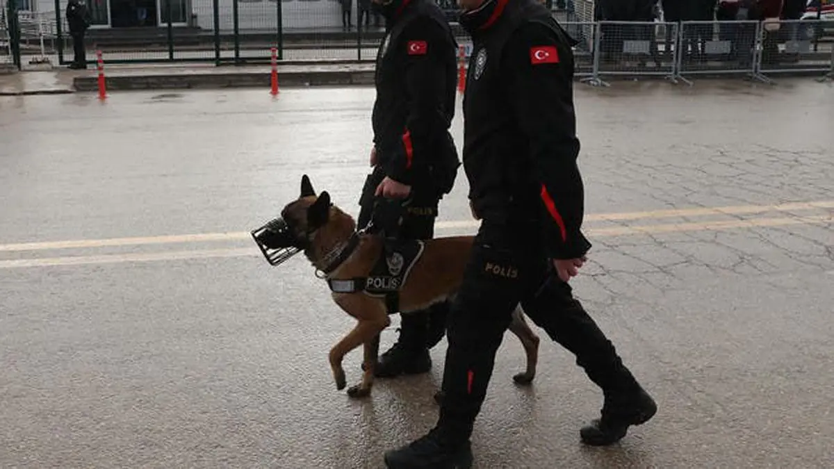 تقرير: الشرطة التركية تستخدم الكلاب لتعذيب موقوفين في ديار بكر (صورة)