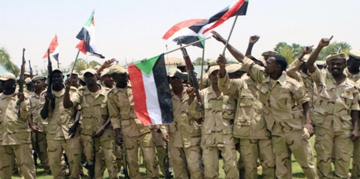 وزير الدفاع السوداني: نتعرض لاستفزازات من الجيش المصري في "حلايب"