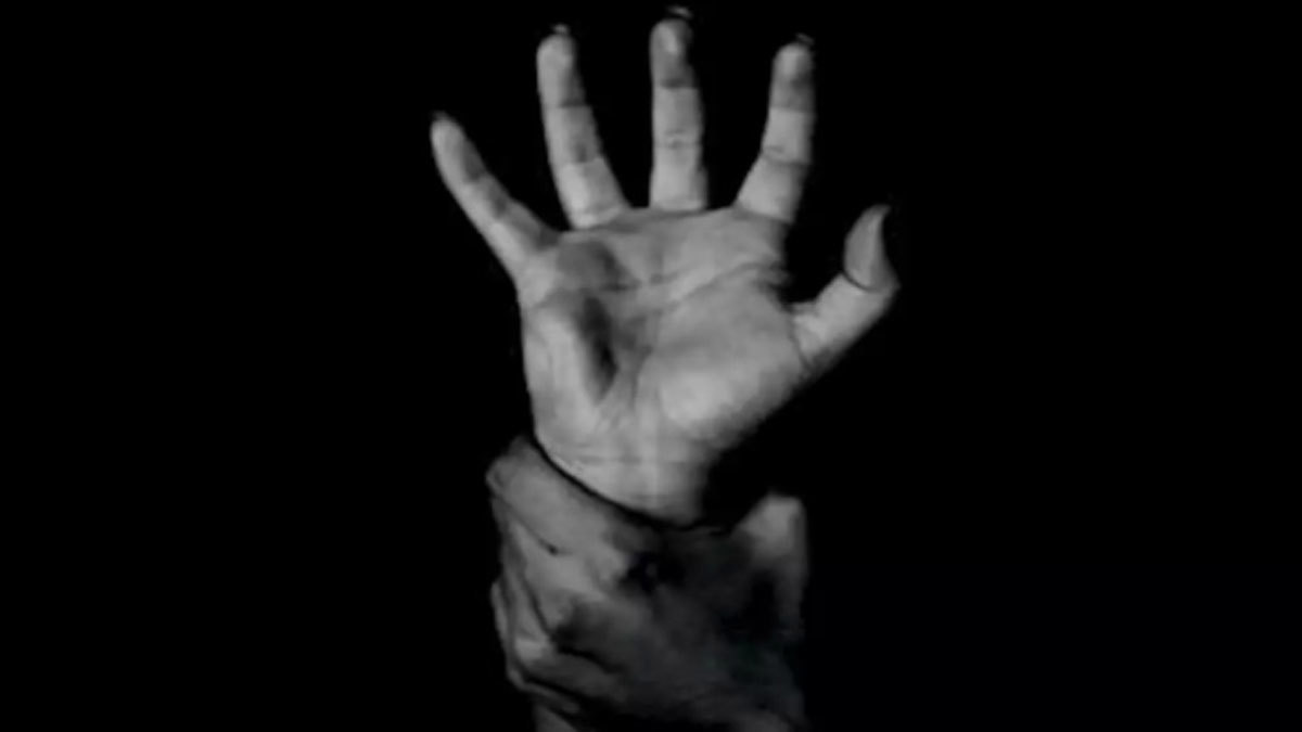 سعوديون يكشفون تفاصيل قصة "فتاة عين شمس" المحتجزة من إخوتها