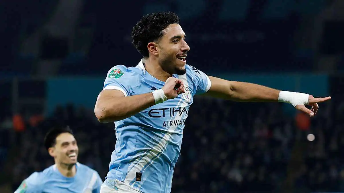 مفاجأة.. عمر مرموش على رادار برشلونة