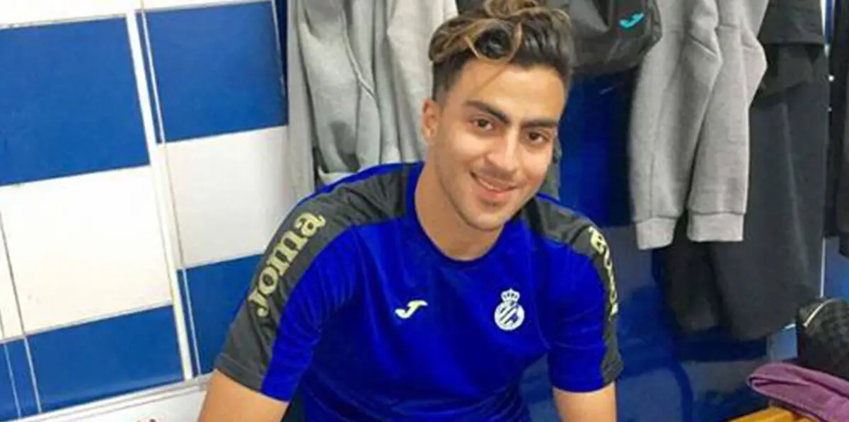 مأمون قشوع.. لاعب فلسطيني يثير الجدل بارتدائه قميص الكيان الصهيوني (صورة)