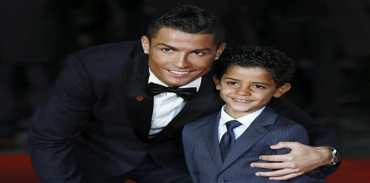 كريستيانو رونالدو أبًا لتوأم