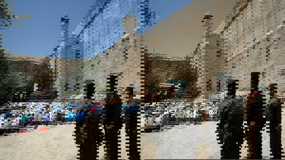 في خطوة غير مسبوقة.. المحكمة العليا الشرعية تعقد أولى جلساتها في الحرم الإبراهيمي