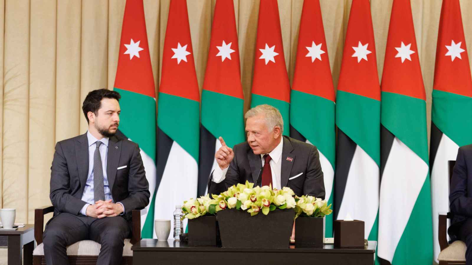 ملك الأردن يؤكد رفض التهجير والتوطين والوطن البديل للفلسطينيين