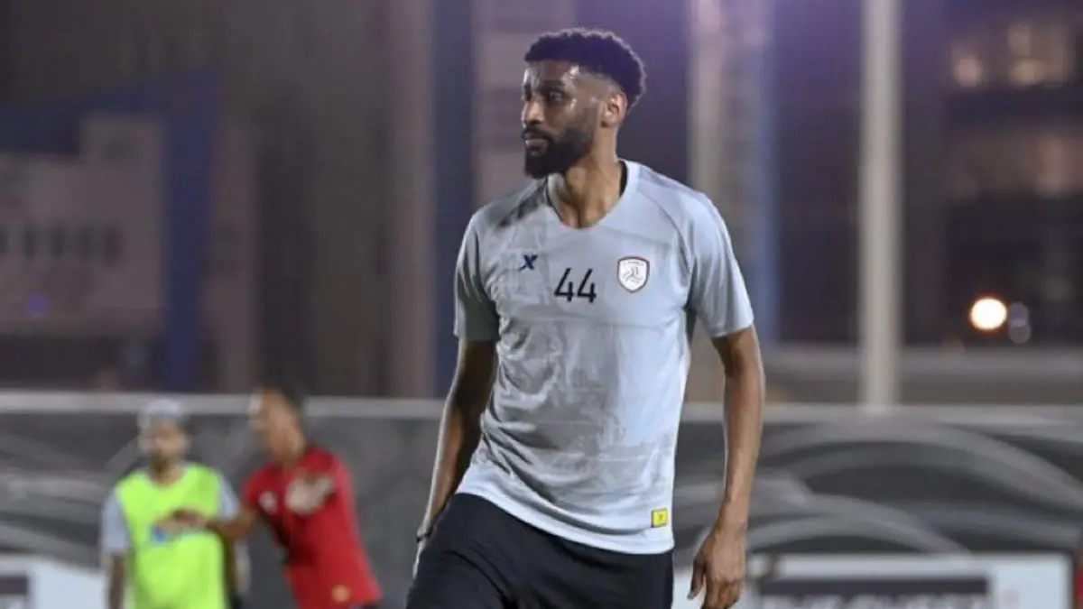 مهند عسيري يعلن رسميا اعتزاله كرة القدم