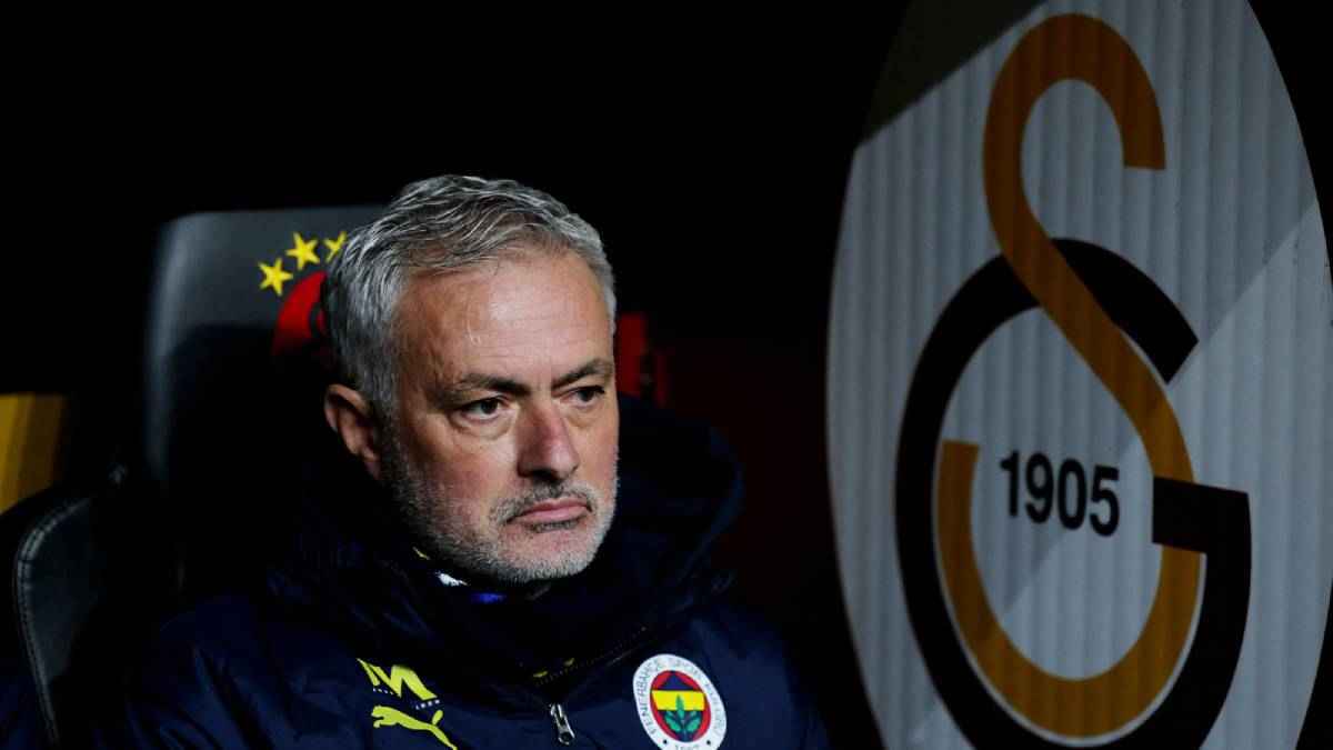 "مورينيو" يحرم النصر والاتحاد من صفقة مدوية