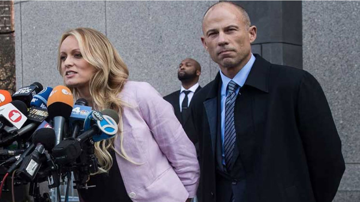 معروف بتصريحاته ضد ترامب.. اعتقال محامي الممثلة الإباحية ستورمي دانيلز