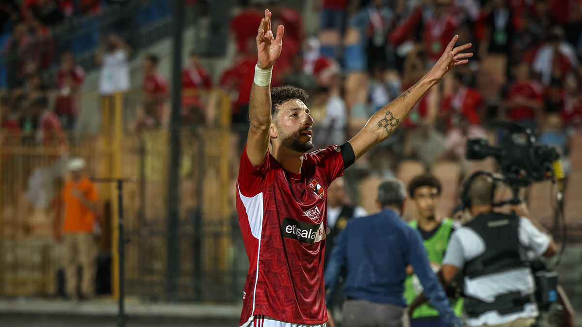 الأهلي يجهز "عقابا رادعا" لوسام أبو علي