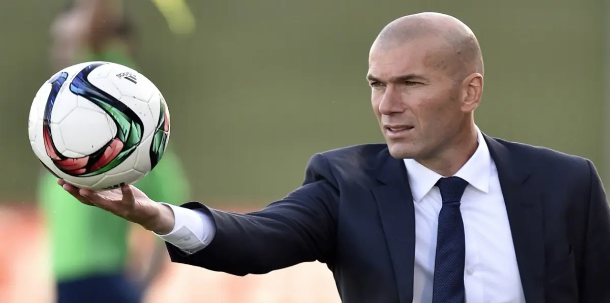 زين الدين زيدان يرغب في تدريب مانشستر يونايتد