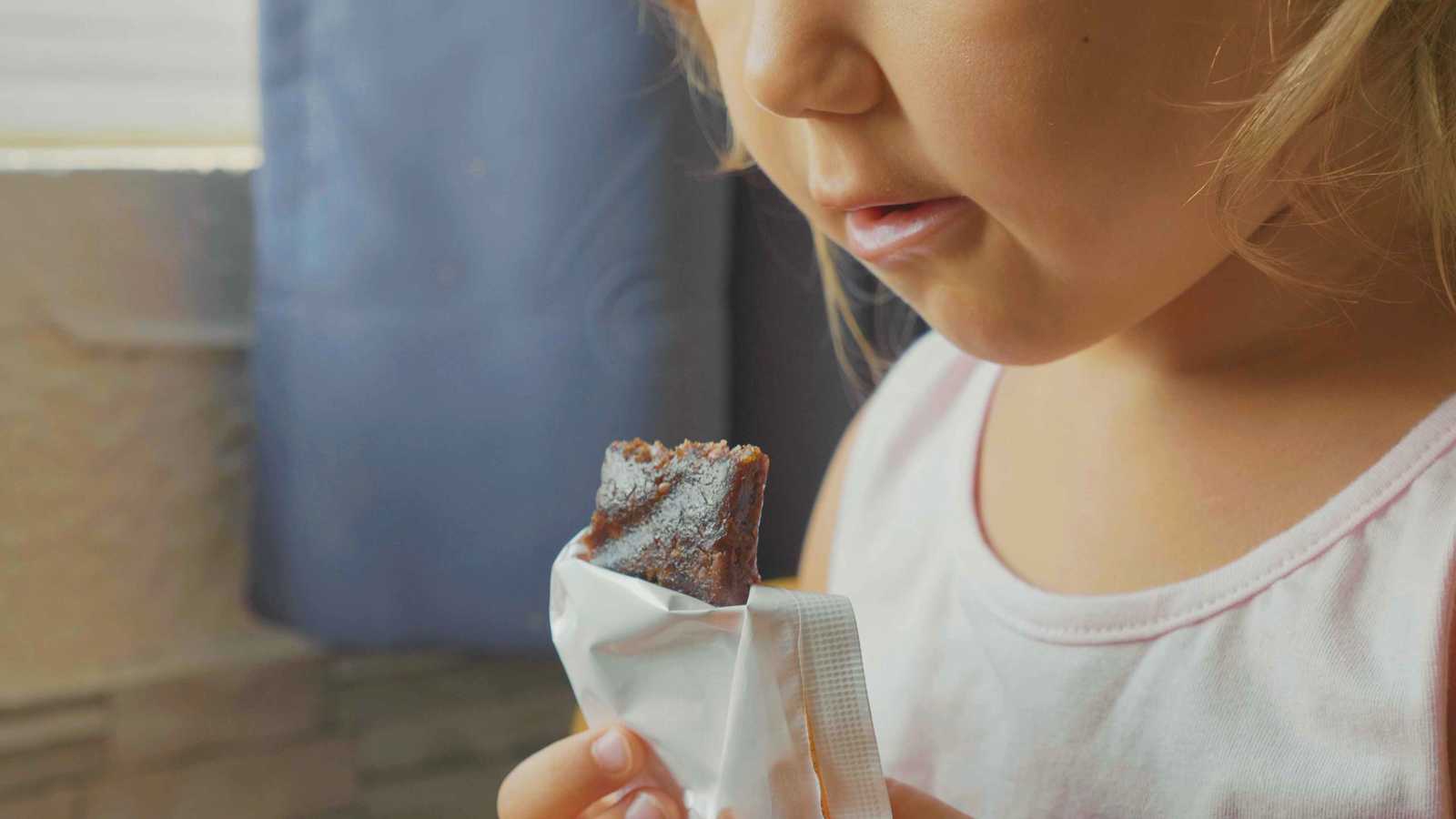 هل الأطعمة المدعمة بالبروتين آمنة للأطفال؟