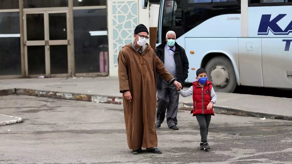 بعد أن بدأت الترتيبات لمرحلة ما بعد كورونا.. هل بات التعايش مع الوباء حتميا في الجزائر؟