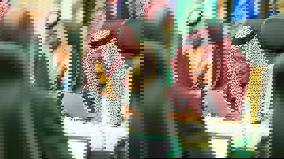 الملك سلمان يبحث مع بوتين سبل تحقيق الأمن ومحاربة الإرهاب وتعزيز الاقتصاد