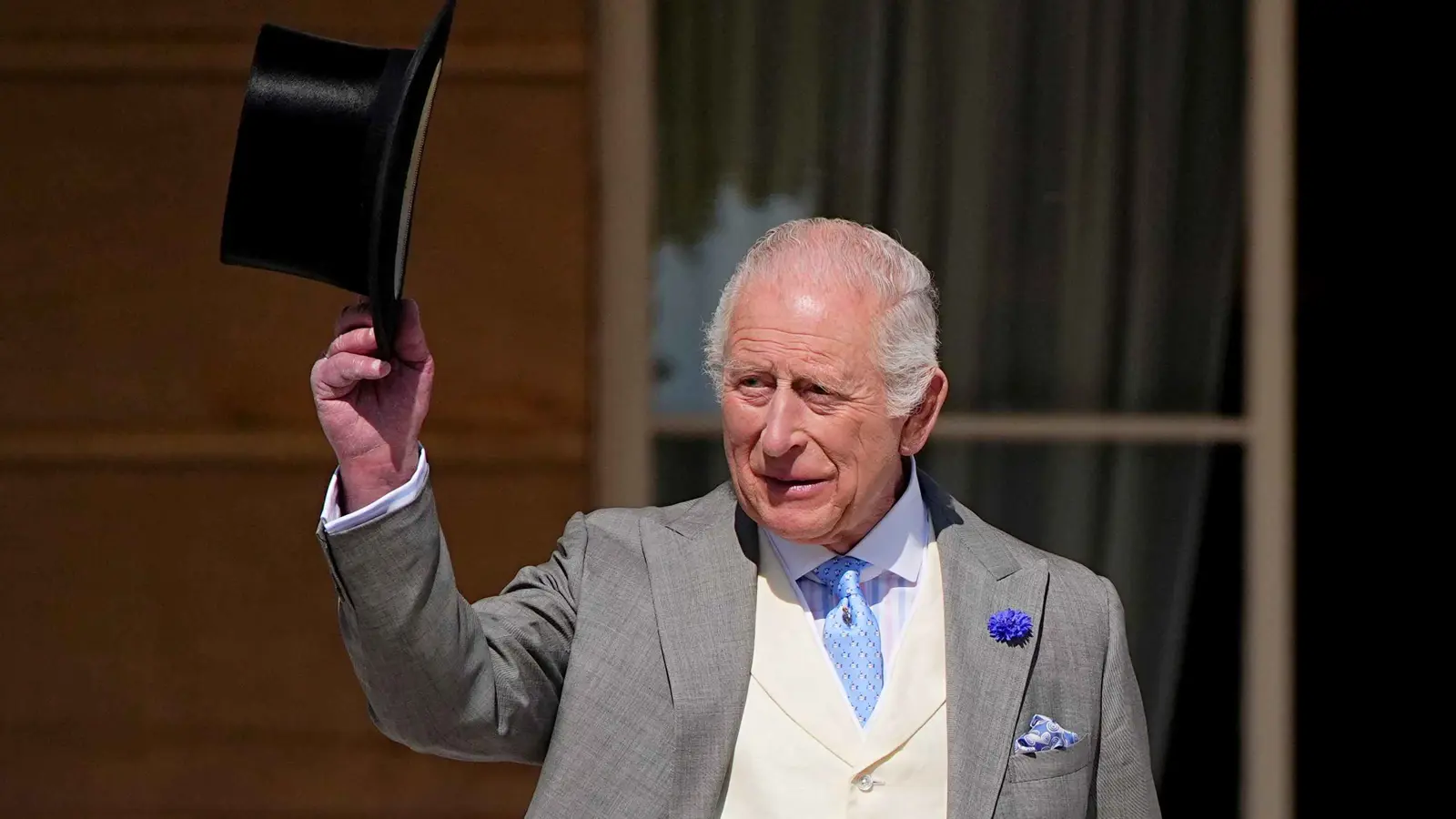 الملك تشارلز يوجه رسالة دعم لبايدن بعد إعلان إصابته بالسرطان