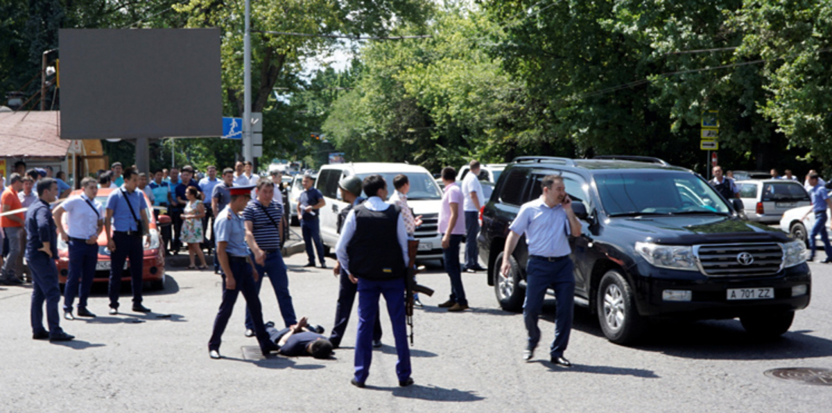 مقتل وإصابة 14 فردًا بهجمات لمتشددين في كازاخستان