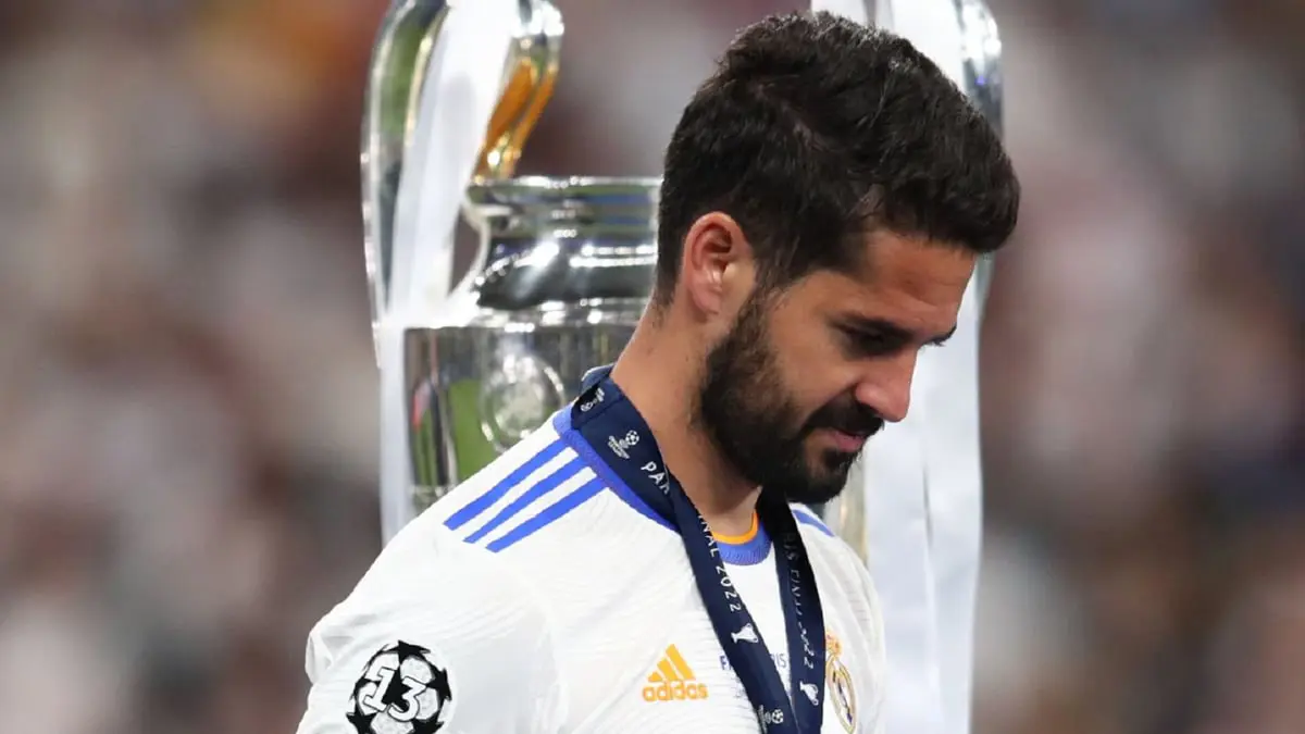 إيسكو يودع ريال مدريد ويسخر من مبابي (صورة)