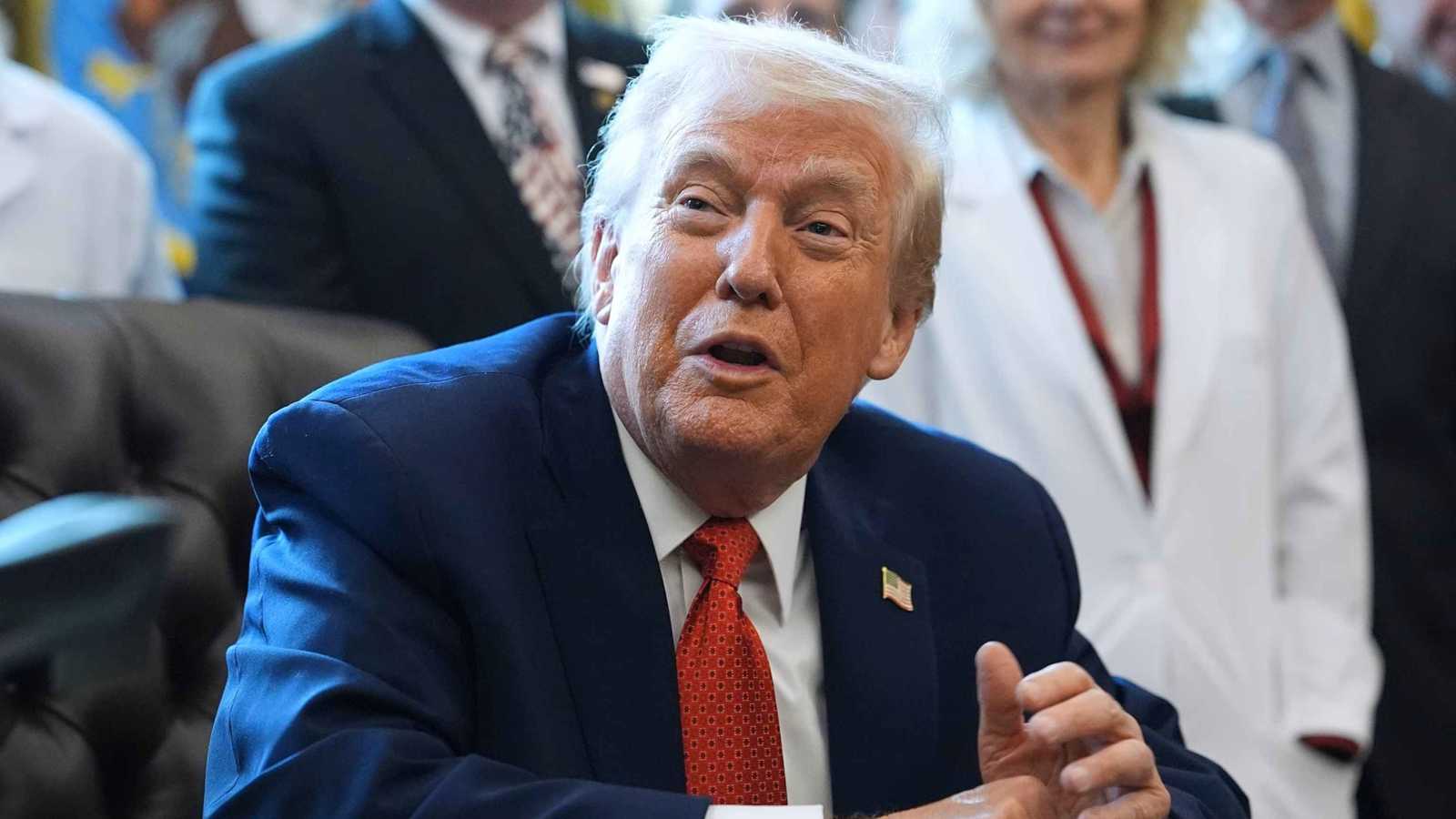 من أجل "أمريكا أولا".. إدارة ترامب تستدعي 48 سفيرا عينهم بايدن