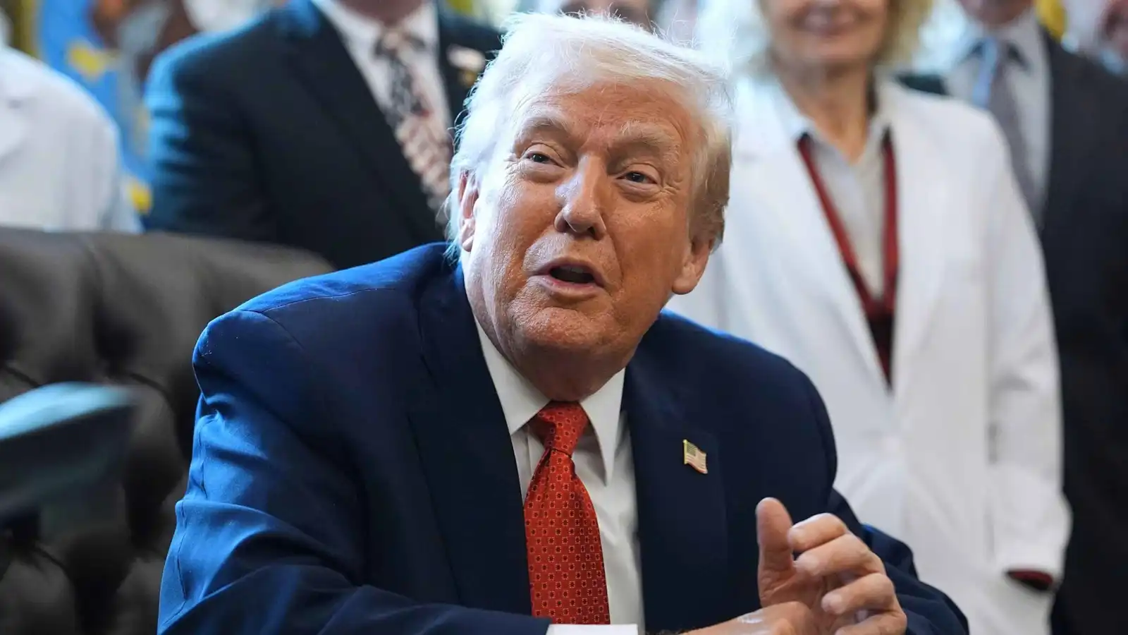 من أجل "أمريكا أولا".. إدارة ترامب تستدعي 48 سفيرا عينهم بايدن