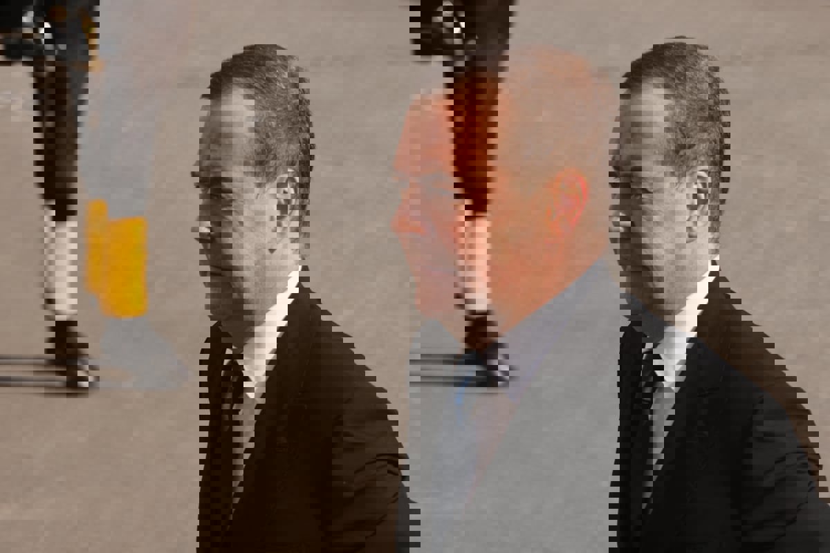 ميدفيدف: "لا خطوط حمراء" لدى روسيا تجاه فرنسا