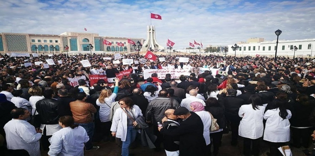 الأطباء يعلقون إضرابهم المفتوح في تونس
