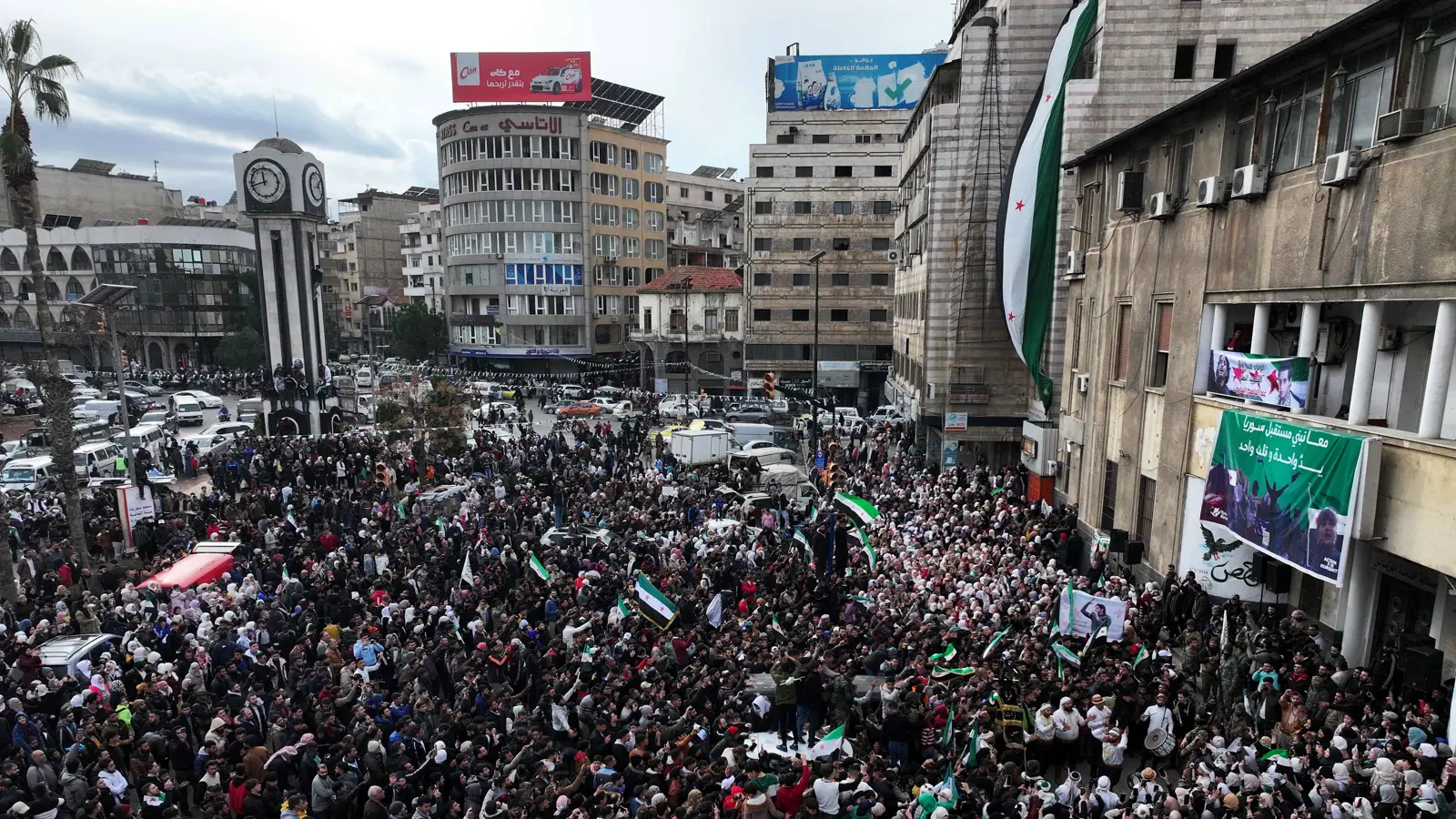 حراك الأقليات السورية في الخارج.. تصعيد يضع الإدارة الجديدة "تحت المجهر"
