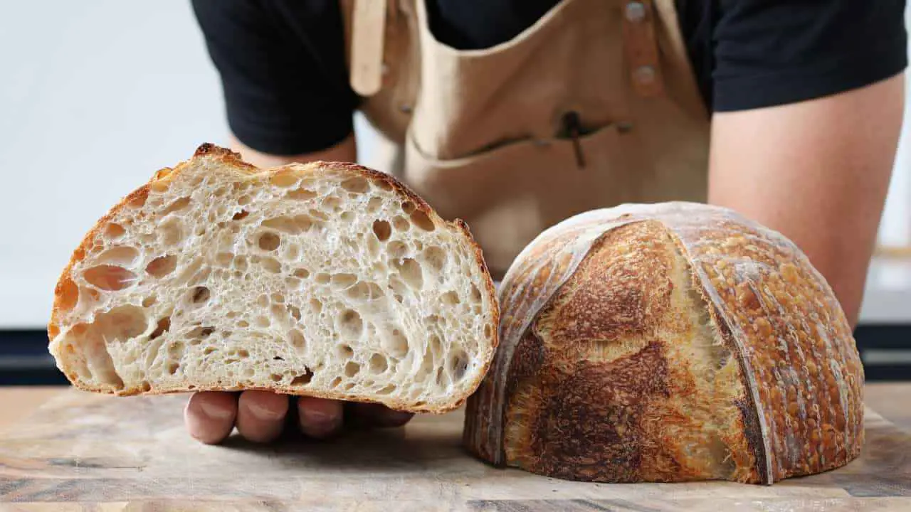 خدعة بسيطة تحمي الخبز من العفن لأطول مدة ممكنة