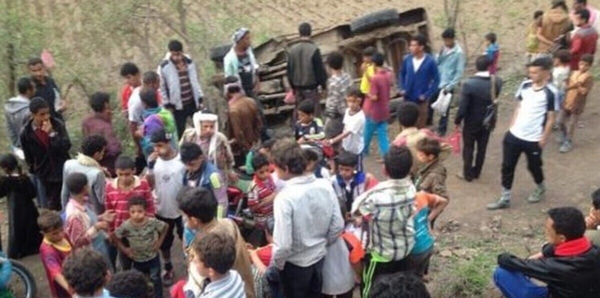 نجاة فريق يمني من حادث مروع