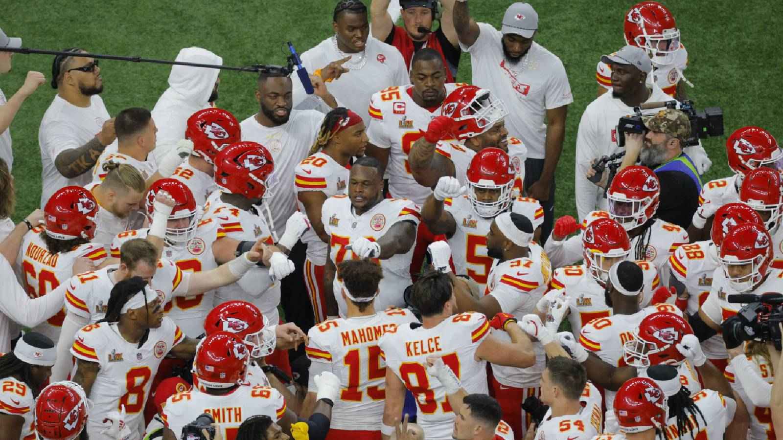 القناة الناقلة لمباراة السوبر بول 2025