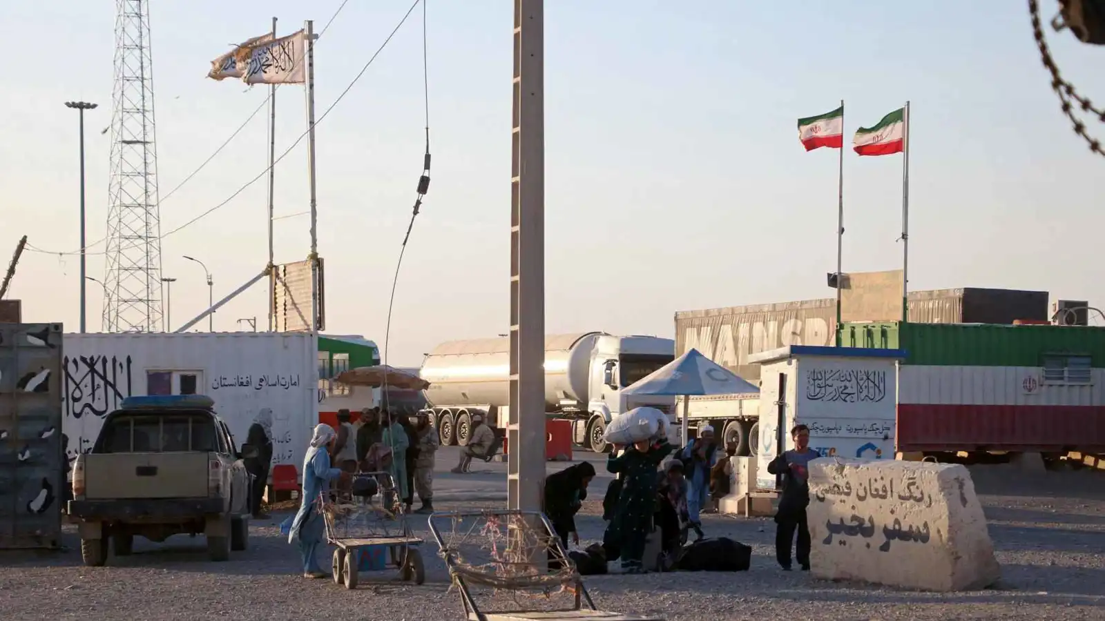 "لضمان أمن المنطقة".. إيران تتجه للاعتراف بحكومة طالبان