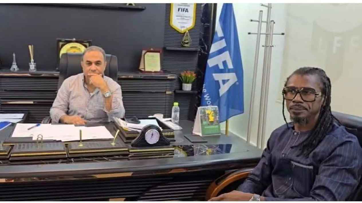 اجتماع حاسم بين أليو سيسيه ورئيس الاتحاد الليبي لكرة القدم