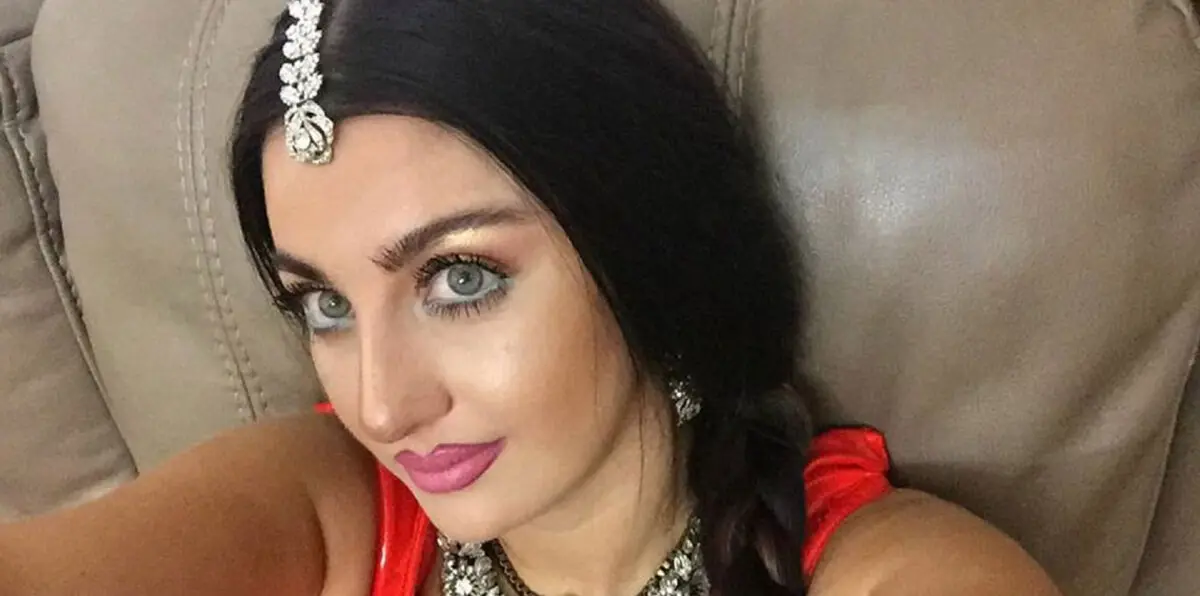 بعد موجة غضب عارمة.. كيف بررت صافيناز رقصها بـ"الحجاب"؟ (صورة وفيديو)