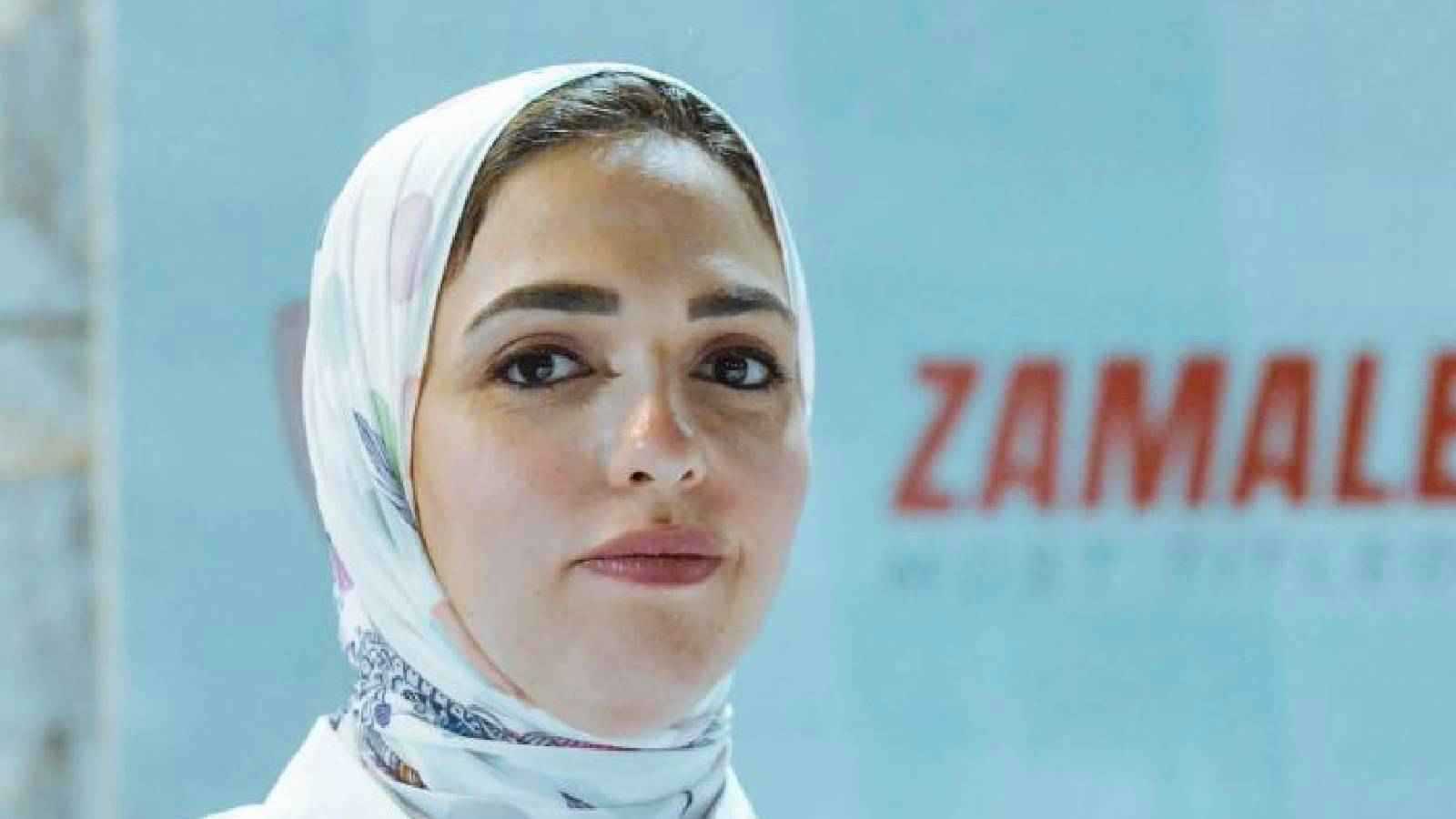 سلّم مجلس الإدارة.. نيرة الأحمر تشن هجوماً على جون إدوارد