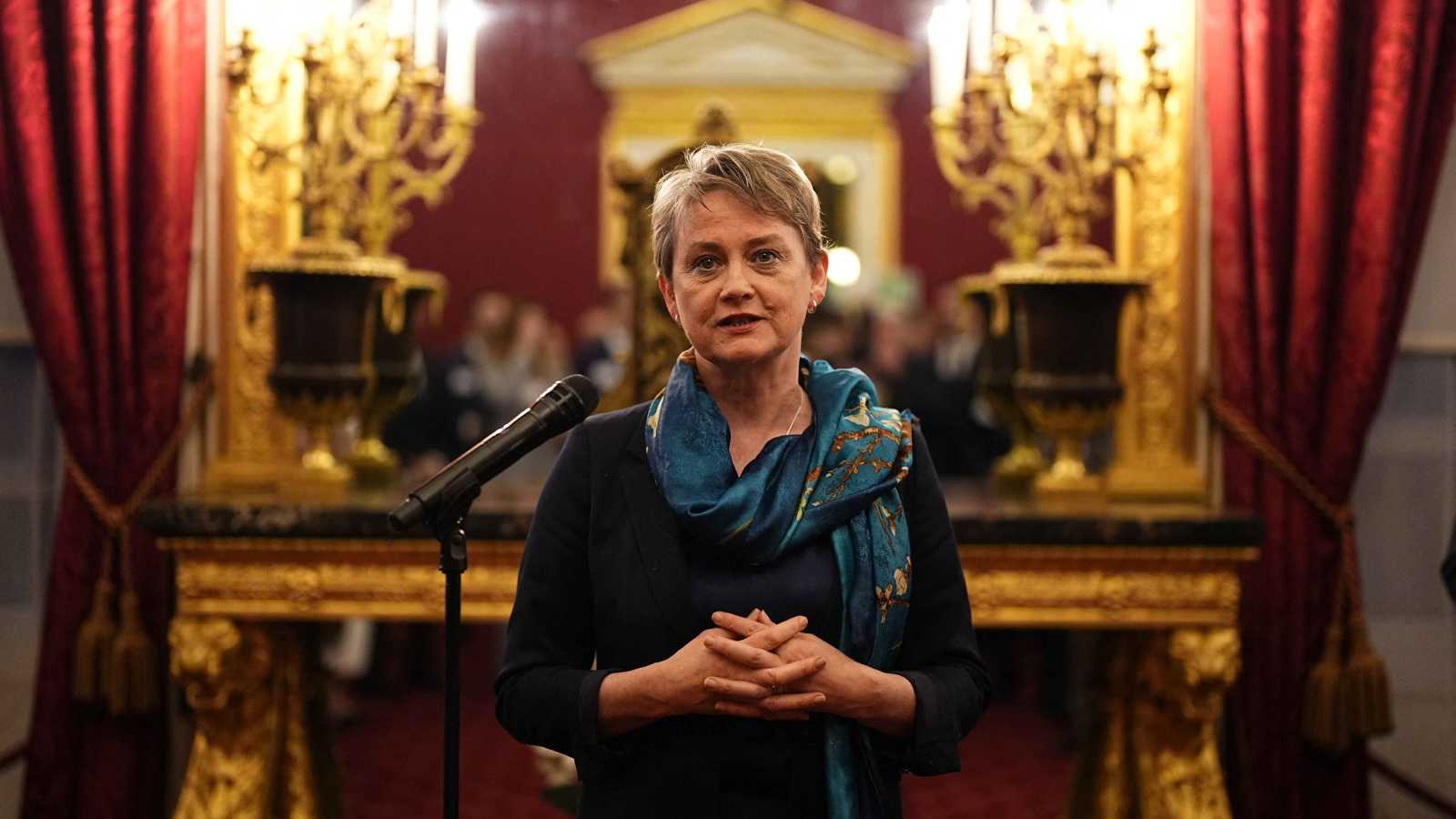 لندن تستدعي السفير الإيراني تنديدا بقمع التظاهرات