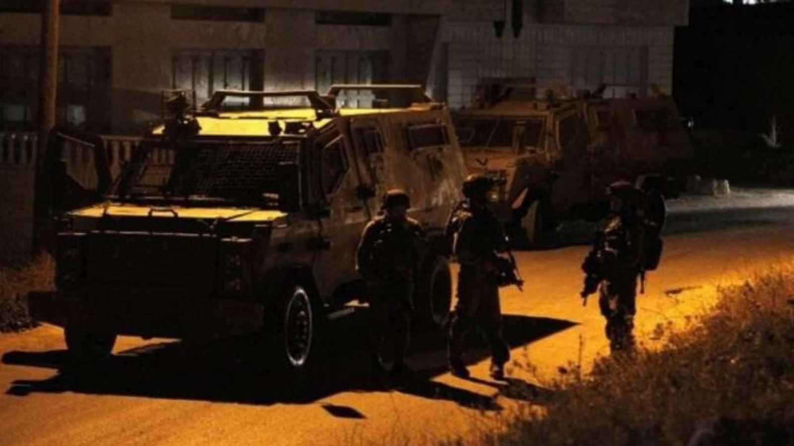 القوات الإسرائيلية تنفذ سلسلة اقتحامات واعتقالات بالضفة الغربية (فيديو)