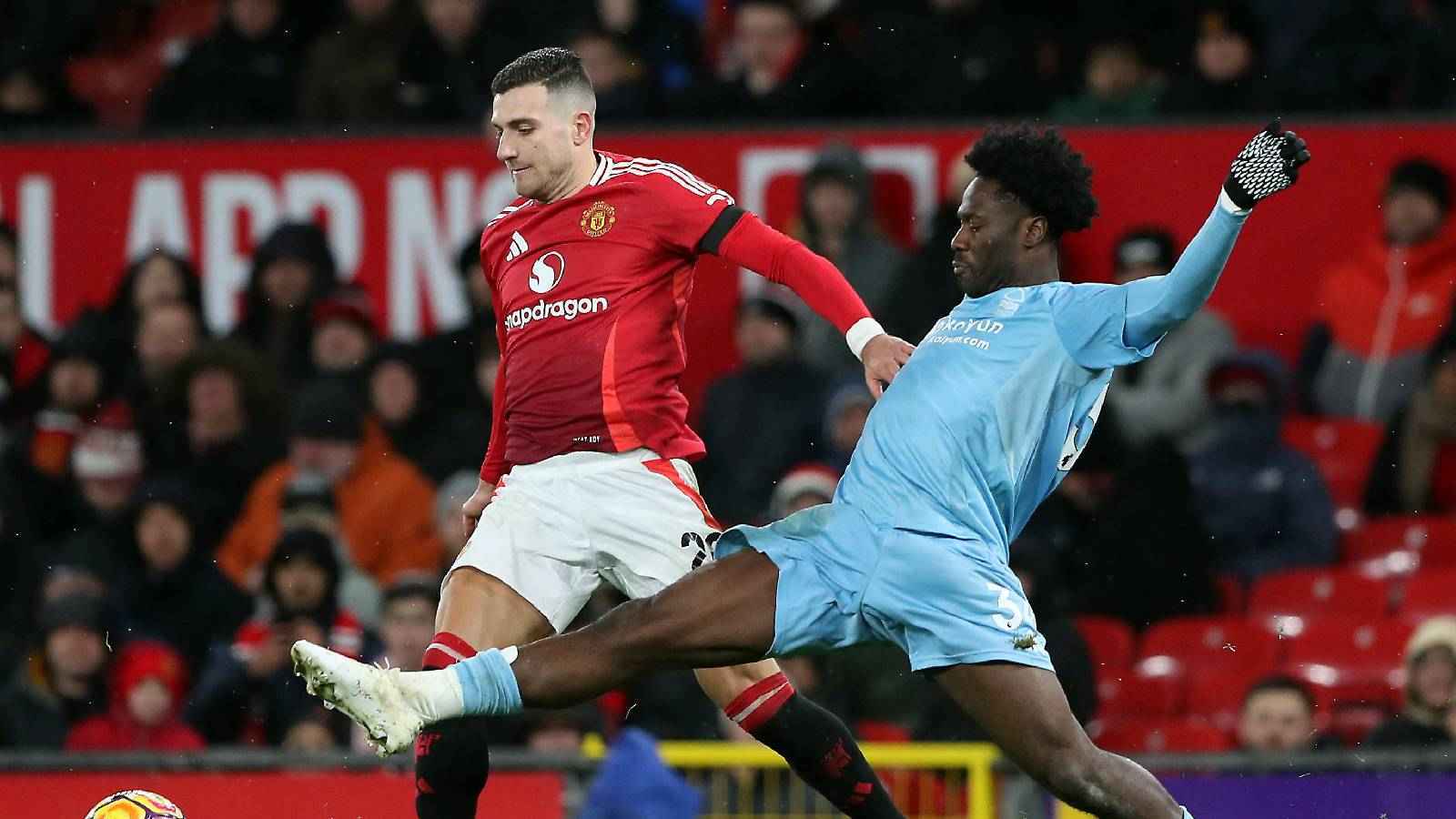 ترتيب الدوري الإنجليزي بعد خسارة مانشستر يونايتد أمام نوتينغهام فورست