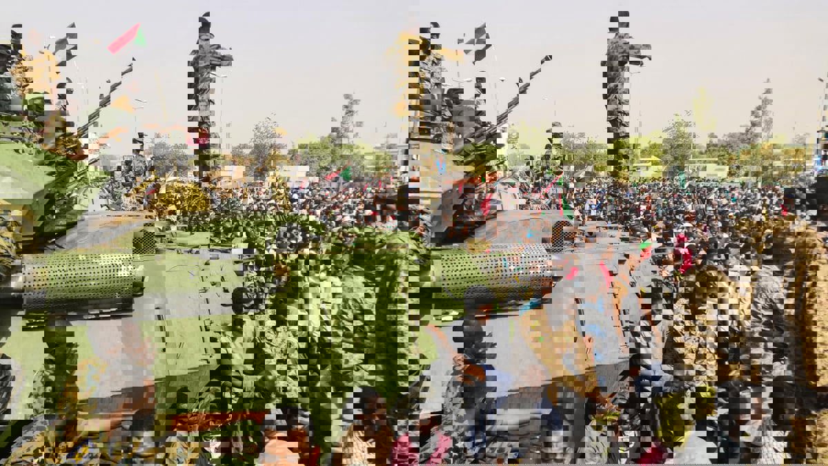 صحف عالمية: البرهان ينسف جهود أمريكا بالسودان.. ومخابرات أجنبية تساعد "داعش" ضد "طالبان"