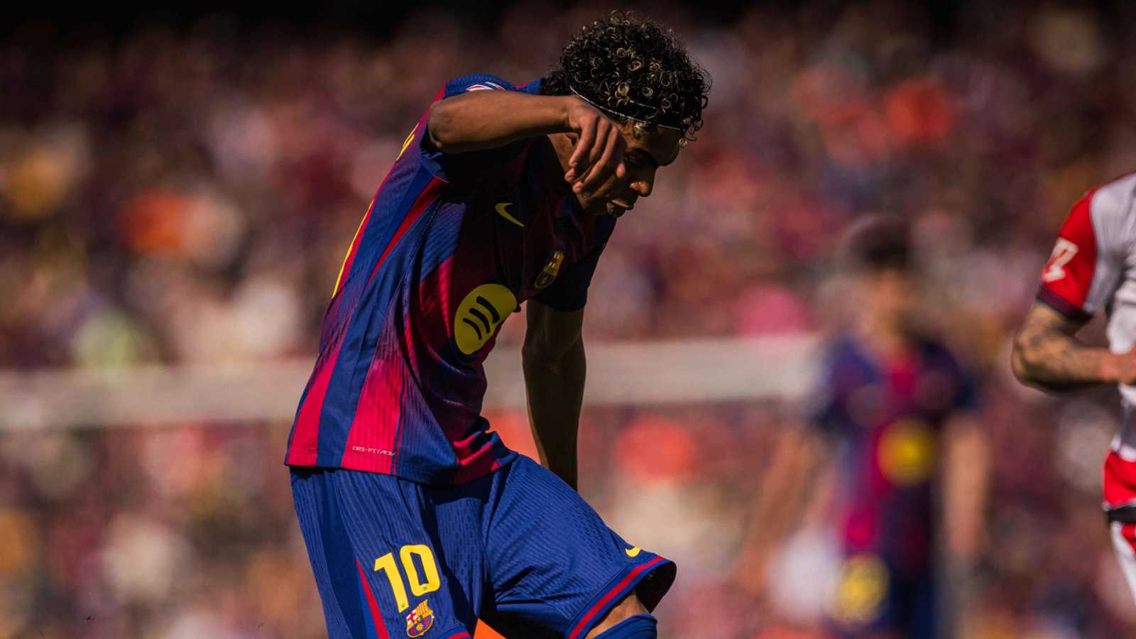 3 قرارات مؤثرة.. هل تغاضى الحكم عن طرد لامين يامال ضد رايو فاليكانو؟ 