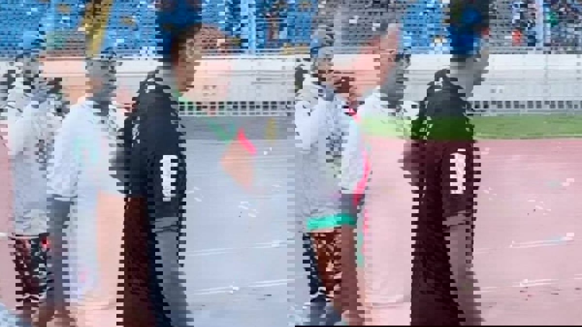 إيقاف عبدالإله الإبراهيمي وزكريا الهبطي على خلفية أحداث مباراة الجيش والرجاء بالدوري المغربي