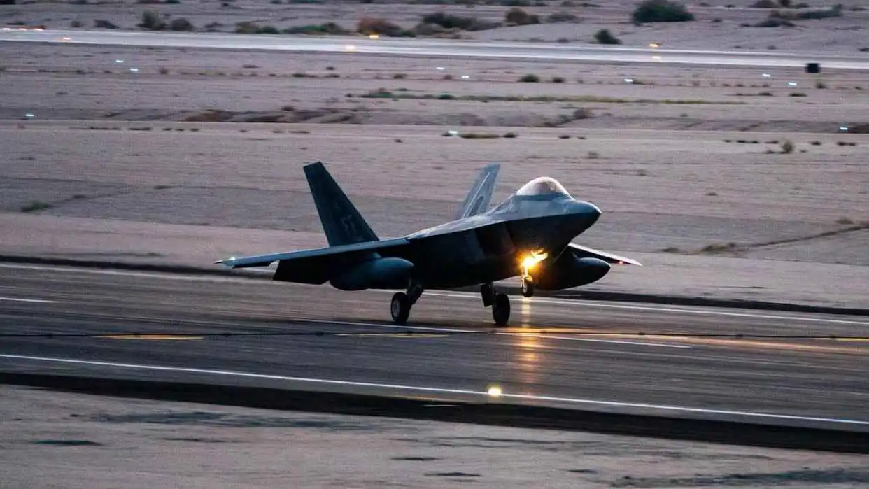 القيادة المركزية الأمريكية تعلن تدمير 9 آلاف هدف عسكري داخل إيران (فيديو)