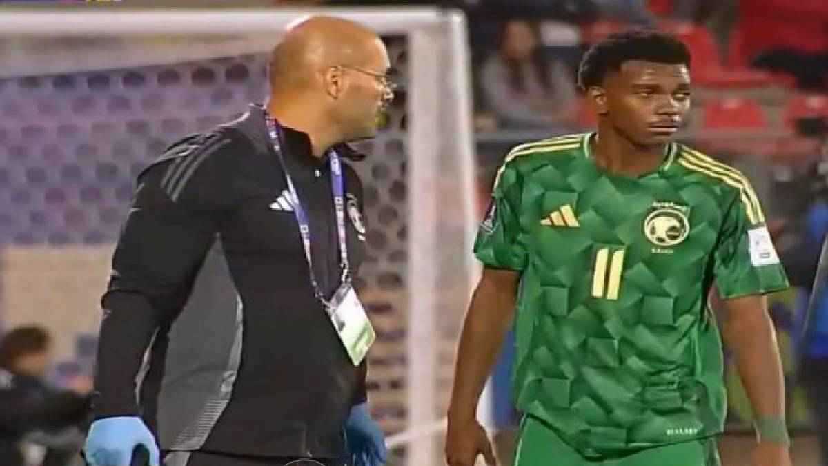 بكاء وانهيار سعد حقوي بعد إصابته في مباراة السعودية وكولومبيا (فيديو)