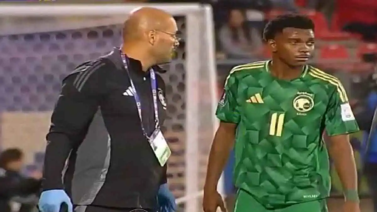 بكاء وانهيار سعد حقوي بعد إصابته في مباراة السعودية وكولومبيا (فيديو)