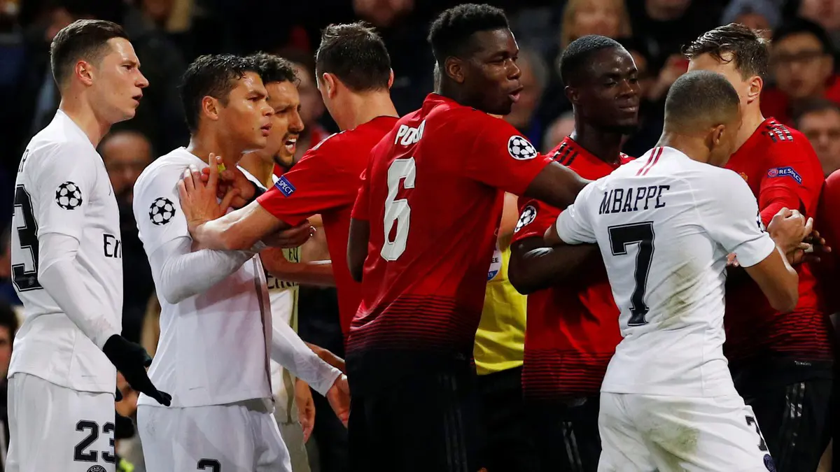 ماذا دار في الاجتماع الذي صنع انتصار باريس سان جيرمان على مانشستر يونايتد؟