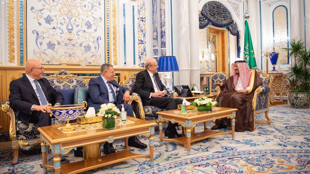 الملك سلمان يستقبل 3 رؤساء وزراء سابقين للبنان