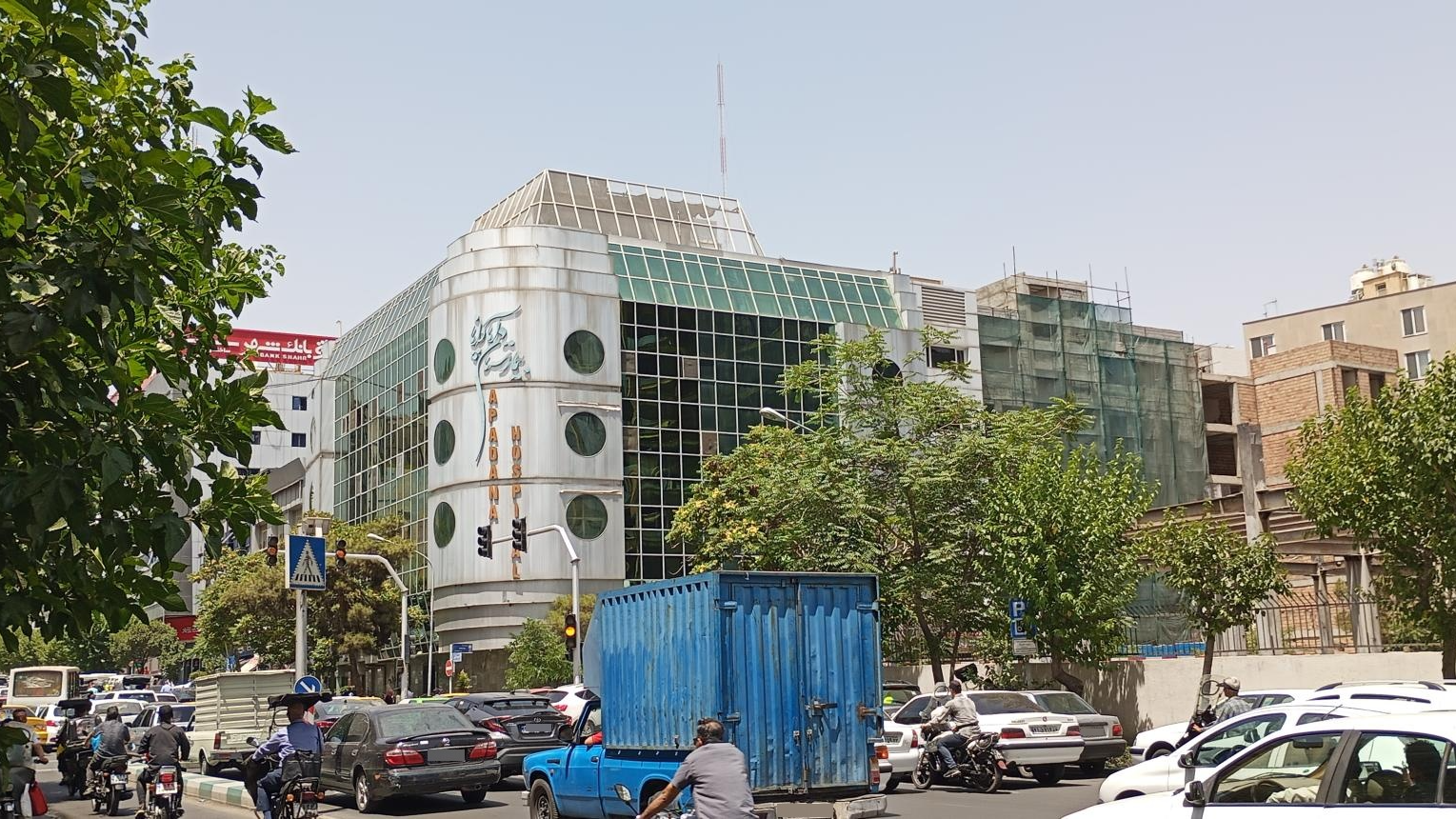 اندلاع حريق ضخم في جامعة إيرانية (فيديو)