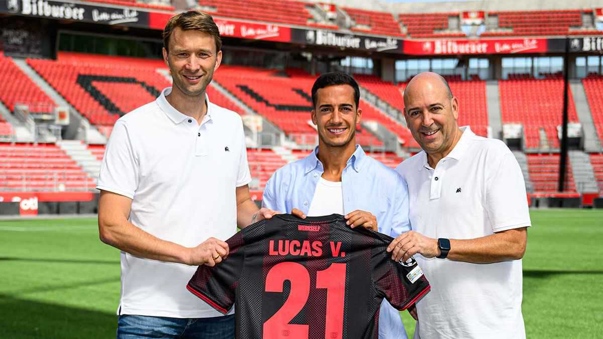 باير ليفركوزن يعلن رسميًا ضم لوكاس فاسكيز