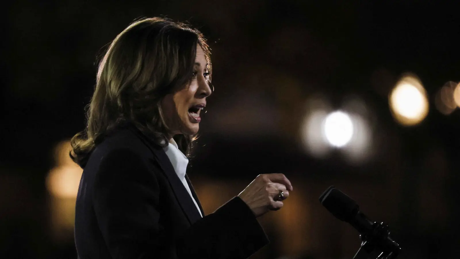 هاريس تحذّر: ترامب "مهووس بالانتقام" ويسعى إلى "سلطة مطلقة"