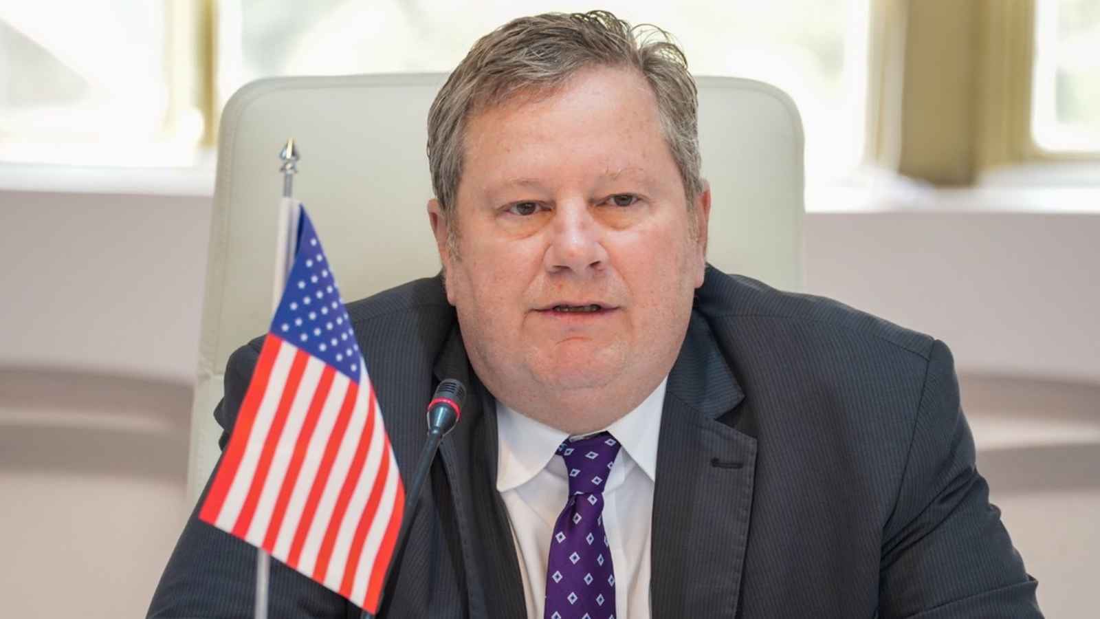 كوبا تستدعي السفير الأمريكي احتجاجا على "تدخله" في شؤونها